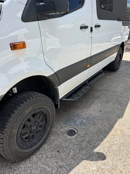 Side Step - Driver Short, Passenger Midline (MWB & LWB)